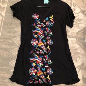 Vneck embroidered dress w/frayed bottom